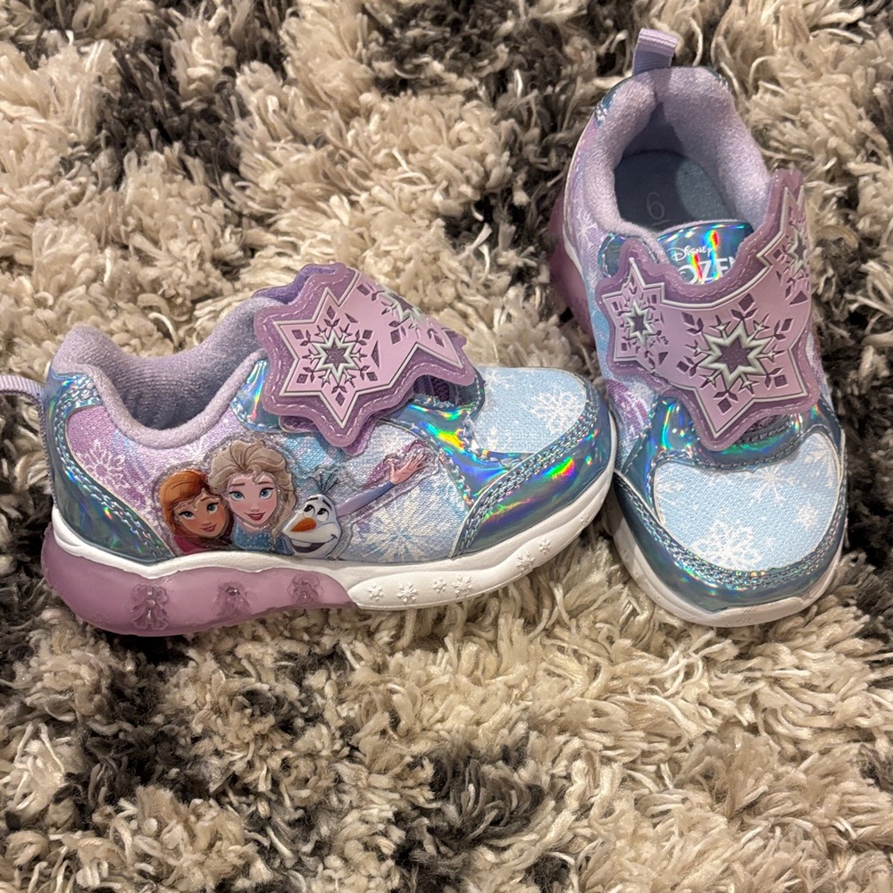 NWOT - Frozen light up sneakers - 6
